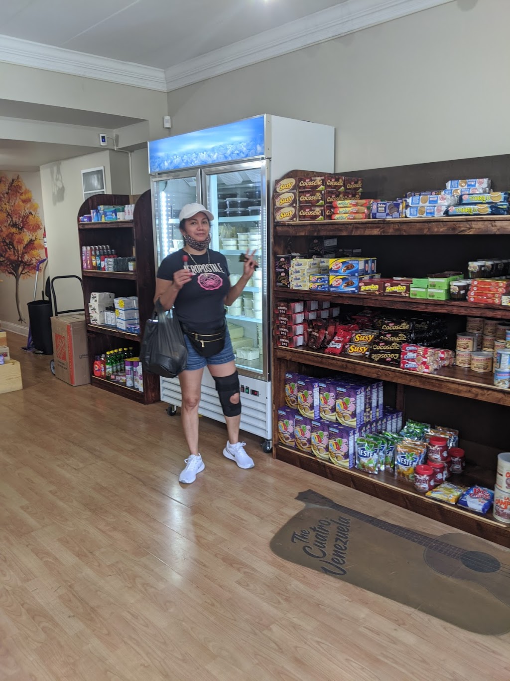 Naiboa Latin Store | restaurant | 3349 N Clark St, Chicago, IL 60657, USA | 7736977043 OR +1 773-697-7043