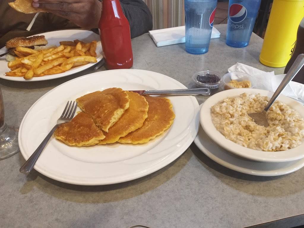 9 Oaks Grill | restaurant | 22110 Coolidge Hwy, Oak Park, MI 48237, USA | 2485445556 OR +1 248-544-5556