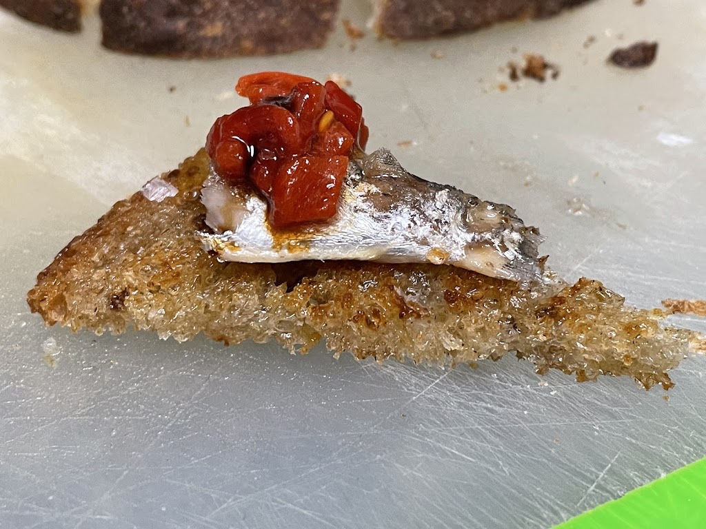 Alex’s Emporium | restaurant | 66 Laurel Loop, Asheville, NC 28806, USA | 6177752399 OR +1 617-775-2399