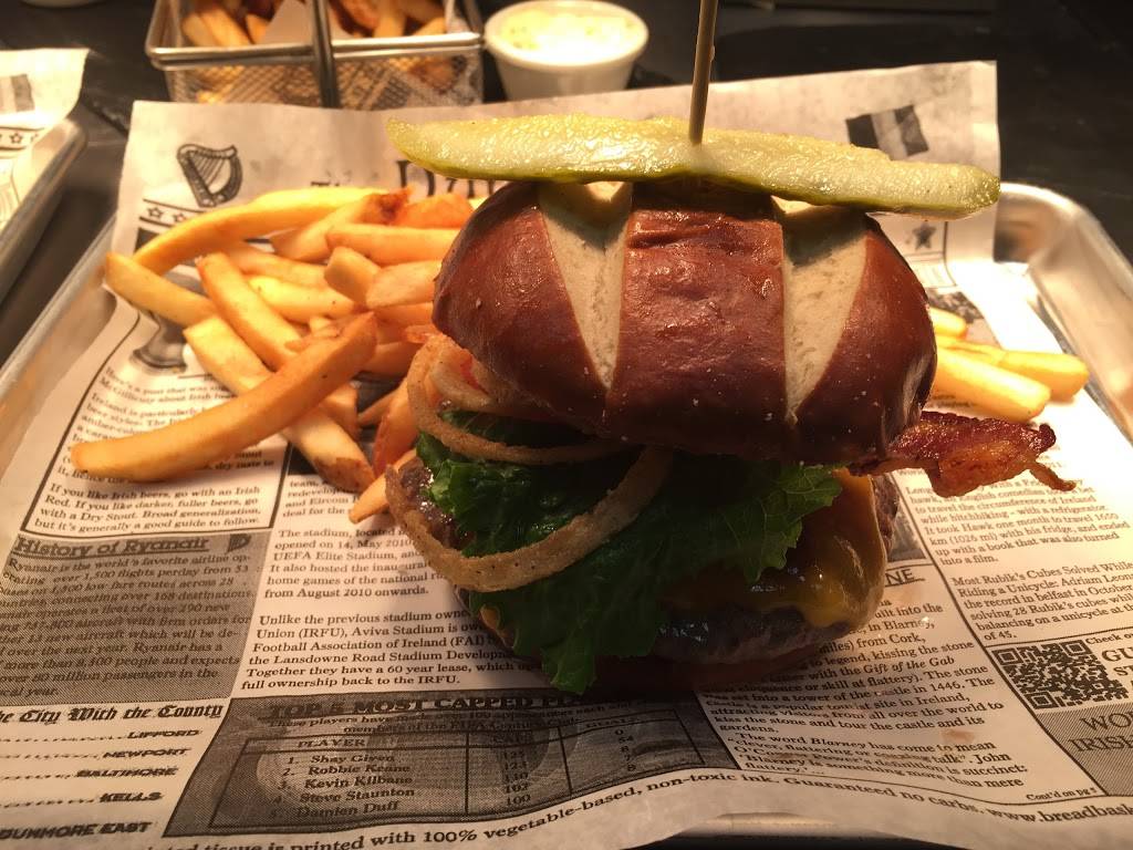 The Crafty Irishman Public House | restaurant | 1800 Main St, Dallas, TX 75201, USA | 9727077589 OR +1 972-707-7589