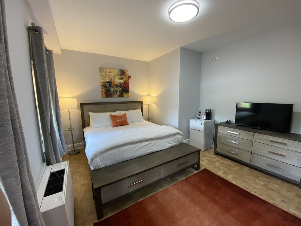 SKYLARANNA Hotel & Resort | restaurant | 2075 N Rugby Rd, Hendersonville, NC 28791, USA | 8289197777 OR +1 828-919-7777