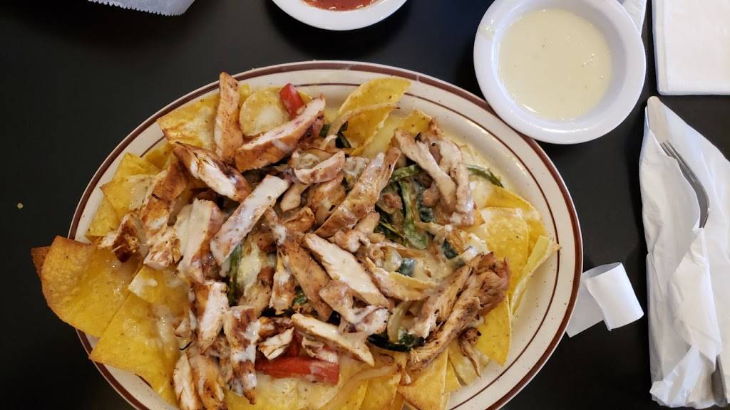 Mariachis | restaurant | 2922 N Center St, Maryville, IL 62062, USA | 6182886300 OR +1 618-288-6300