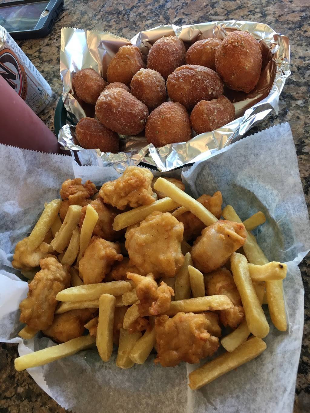 Chicken Joes | restaurant | 364 West Putnam Avenue, Greenwich, CT 06830, USA | 2036253322 OR +1 203-625-3322