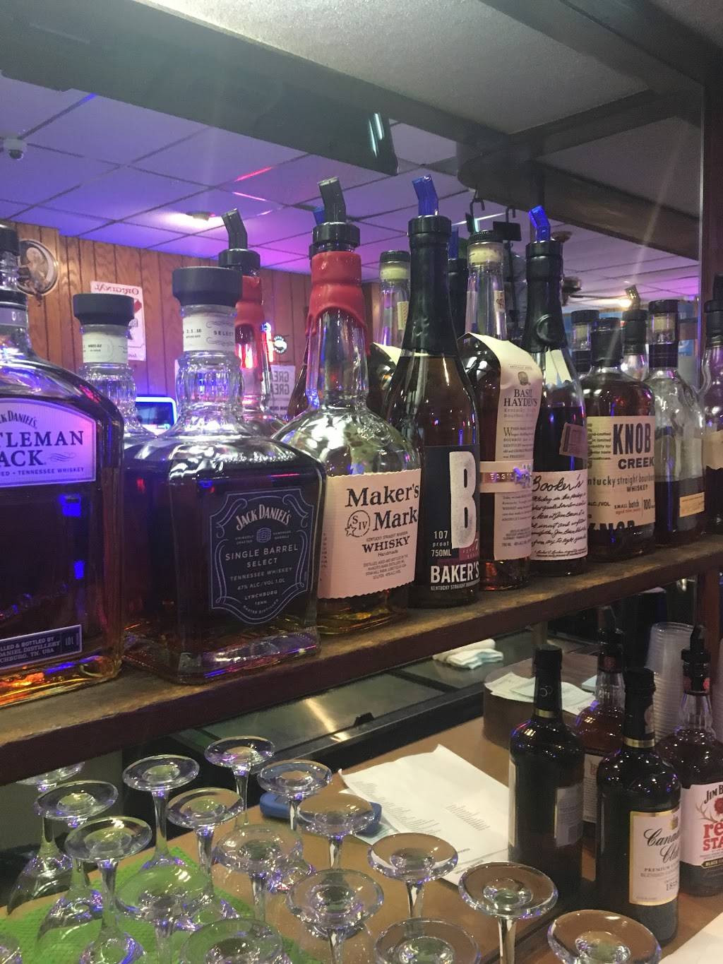 The Taproom | restaurant | 36 N Genesee St, Waukegan, IL 60085, USA | 8476622337 OR +1 847-662-2337