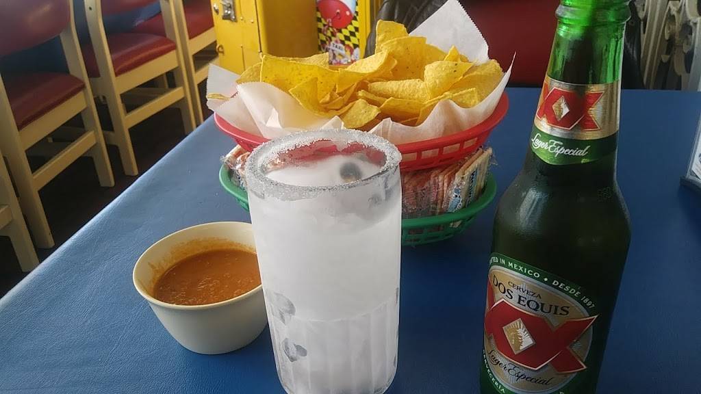 Mariscos La Reyna | restaurant | 3349 W Illinois Ave, Dallas, TX 75211, USA | 2143398630 OR +1 214-339-8630