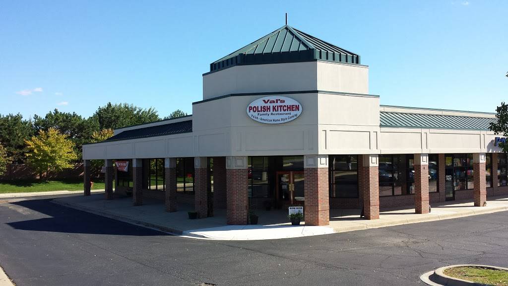 Vals Polish Kitchen | restaurant | 224 E Auburn Rd, Rochester Hills, MI 48307, USA | 2482932660 OR +1 248-293-2660