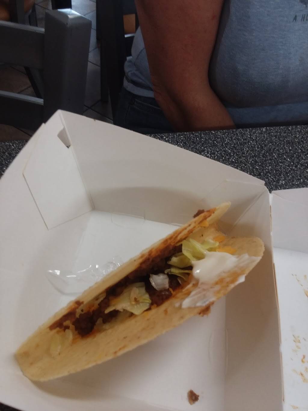 Hardees | restaurant | 1205 Burkemont Ave, Morganton, NC 28655, USA | 8284380225 OR +1 828-438-0225