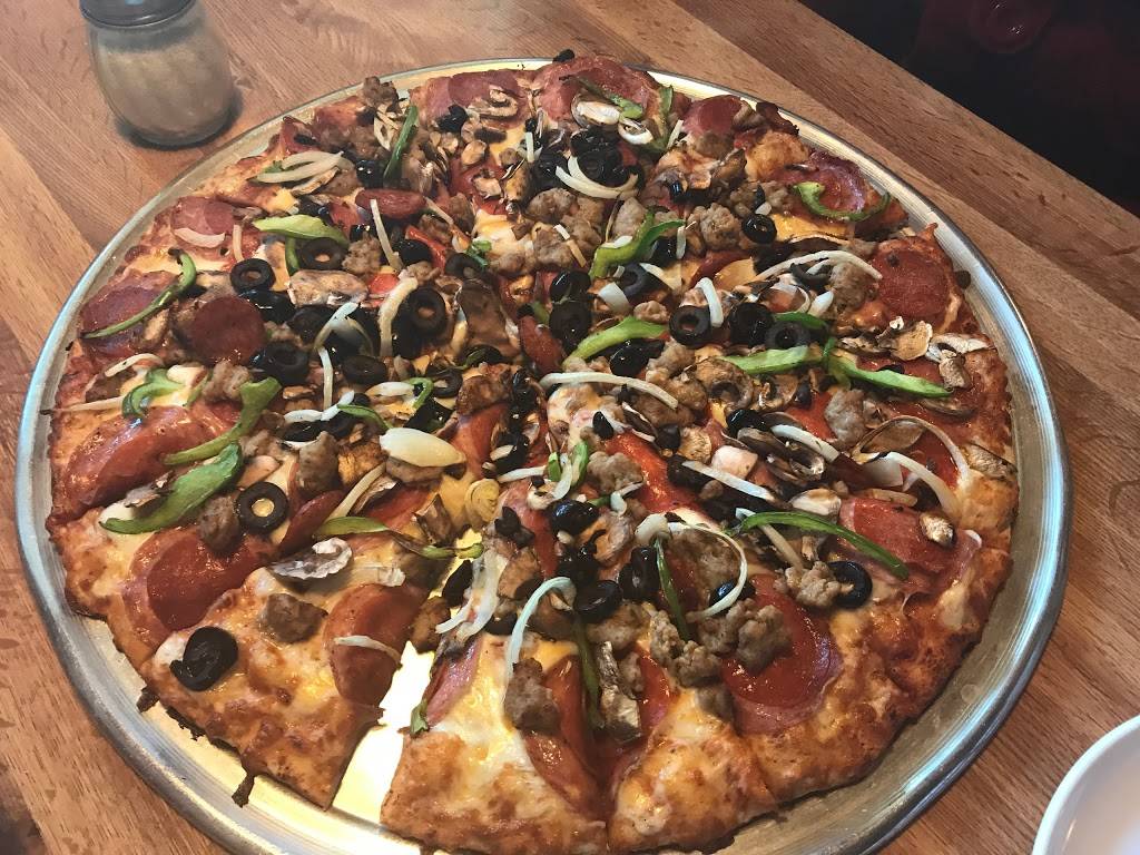 Round Table Pizza | meal delivery | 3212 S White Rd, San Jose, CA 95148, USA | 4082749574 OR +1 408-274-9574