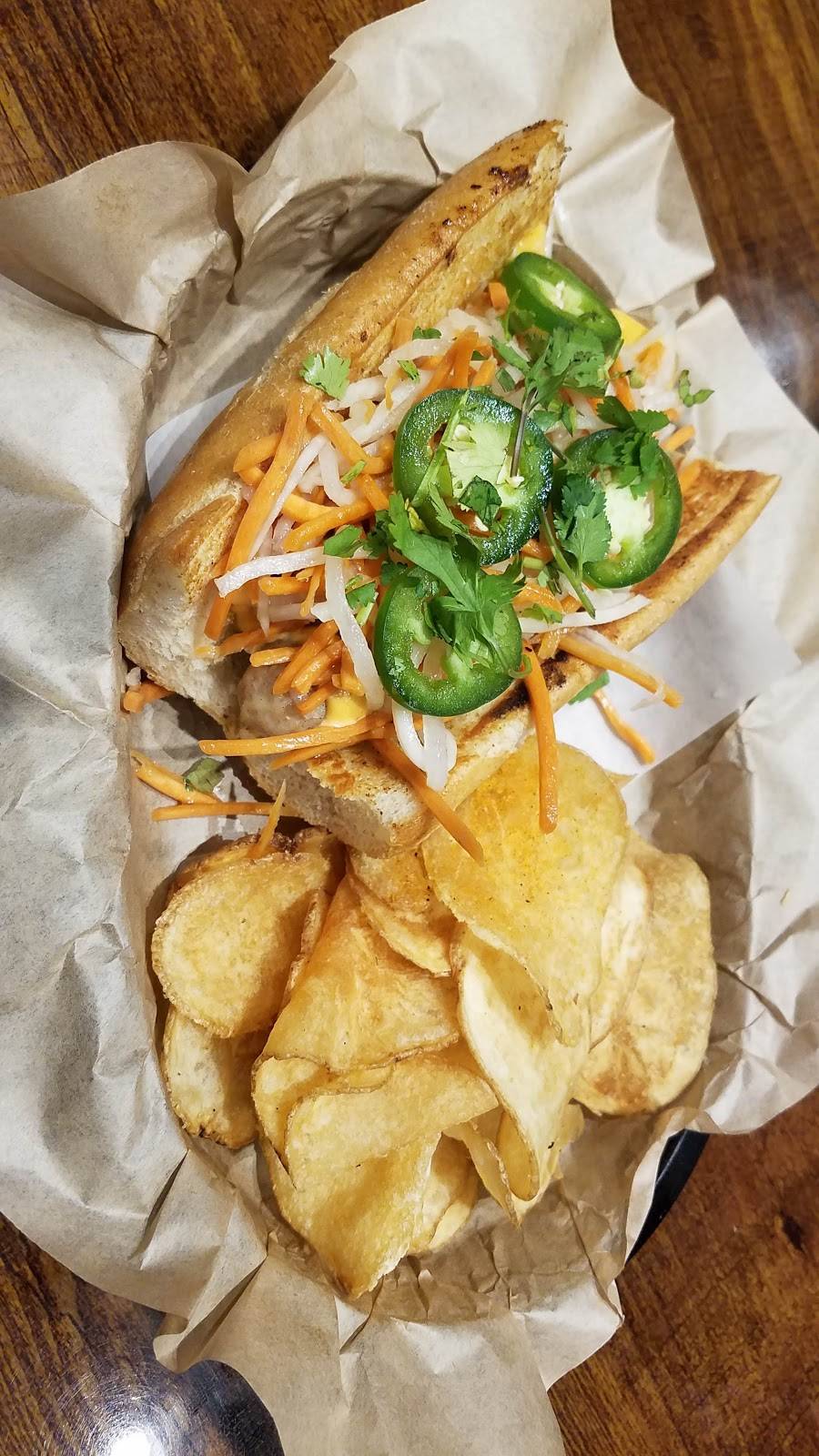 Rocket Dog Gourmet Brats & Brew- Clovis | restaurant | 1365 N Willow Ave #160, Clovis, CA 93619, USA | 5593218754 OR +1 559-321-8754