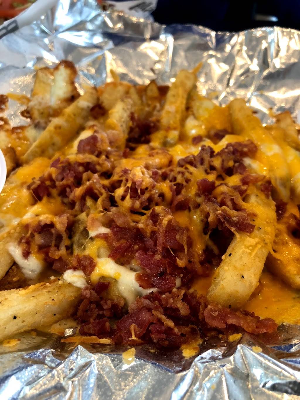 Bellacinos Pizza and Grinders | restaurant | 716 Dolly Parton Pkwy, Sevierville, TN 37862, USA | 8653653039 OR +1 865-365-3039