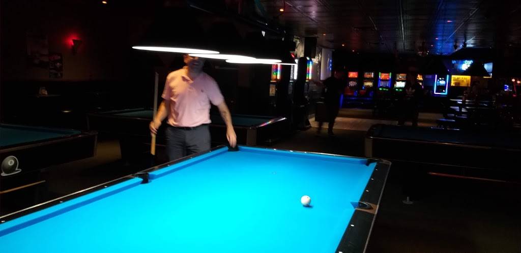 Sporalie Pro Billiard | night club | 6300 Boulevard de lOrmière, Québec, QC G1P 1K7, Canada | 4188728382 OR +1 418-872-8382