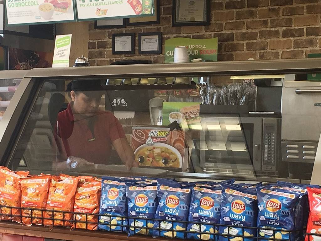 Subway Restaurants | restaurant | 440 25th Ave, Bellwood, IL 60104, USA | 7085441598 OR +1 708-544-1598