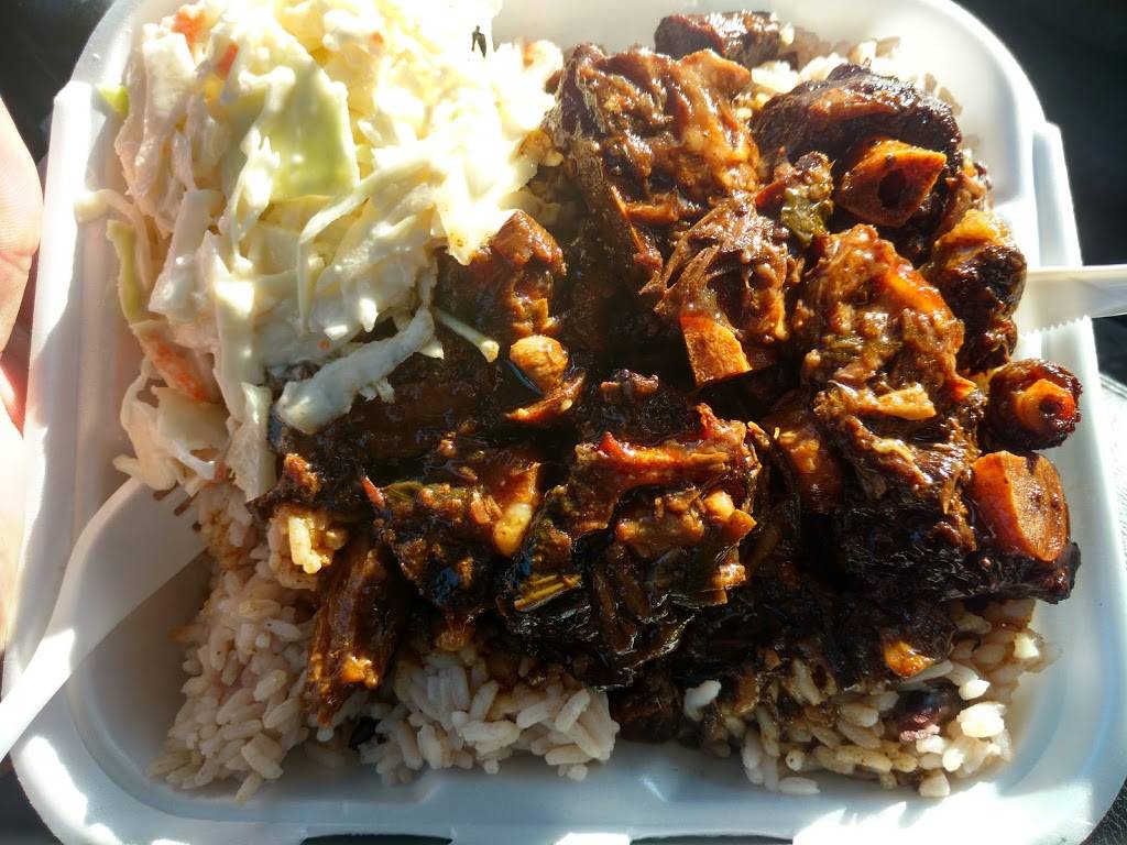 JVs Taste Buds Caribbean Grill | restaurant | 2806 Victoria Park Ave, North York, ON M2J 4A8, Canada | 4162983899 OR +1 416-298-3899