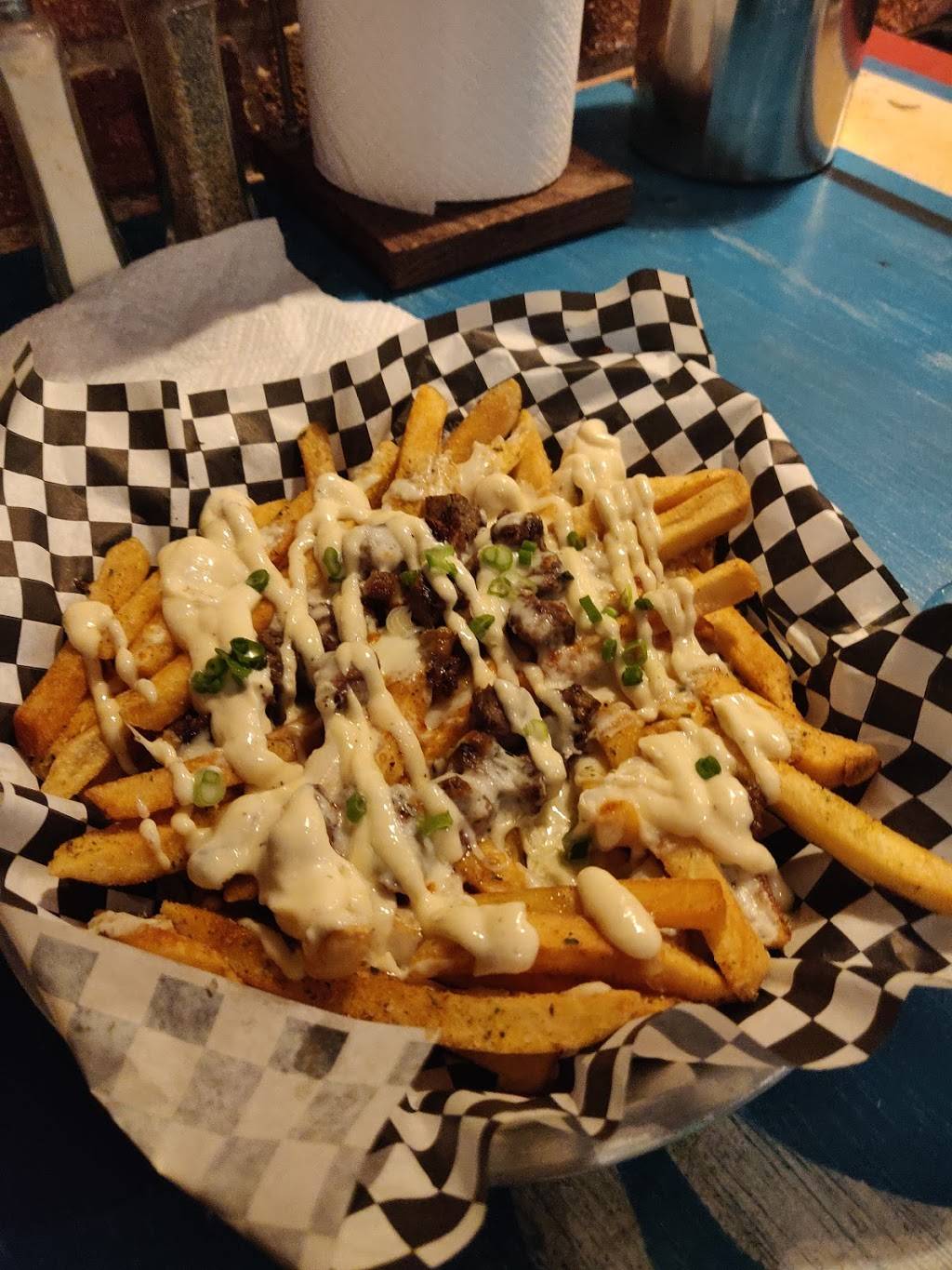 Tipsy tails | restaurant | 6325 Hollywood Blvd, Los Angeles, CA 90028, USA | 3236457992 OR +1 323-645-7992