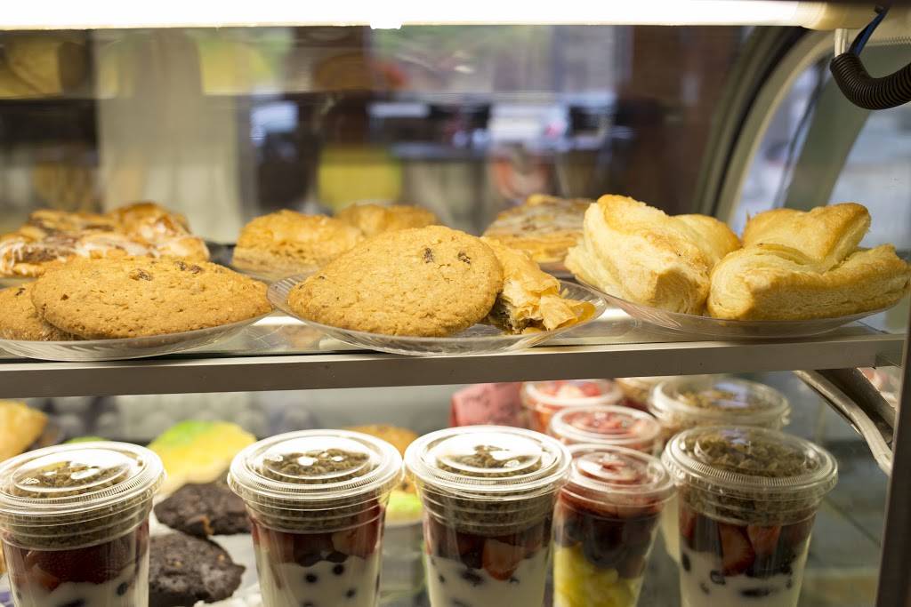 Dolce Vita Cafe | cafe | 1698 Commonwealth Avenue, Boston, MA 02135, USA | 6172322380 OR +1 617-232-2380