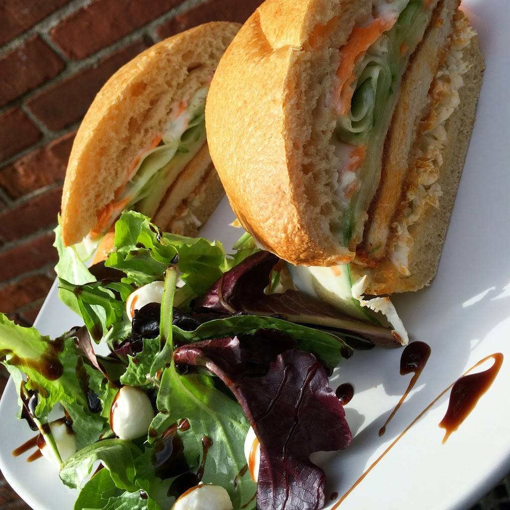 ZAZ Restaurant | restaurant | 1238 River St, Hyde Park, MA 02136, USA | 6172763729 OR +1 617-276-3729