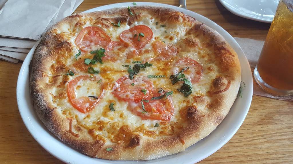 California Pizza Kitchen at Scarsdale | restaurant | 365 Central Park Ave, Scarsdale, NY 10583, USA | 9147220600 OR +1 914-722-0600