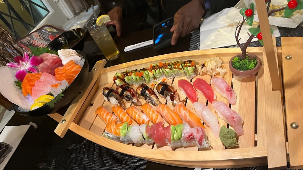 John’s Sushi House | restaurant | 7980 Oxford Ave, Philadelphia, PA 19111, USA | 2677032388 OR +1 267-703-2388