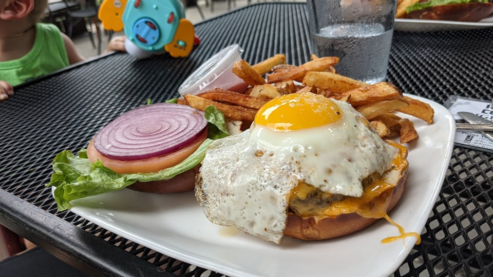 Kumas Corner West Loop | restaurant | 852 W Fulton Market, Chicago, IL 60607, USA | 3126669090 OR +1 312-666-9090