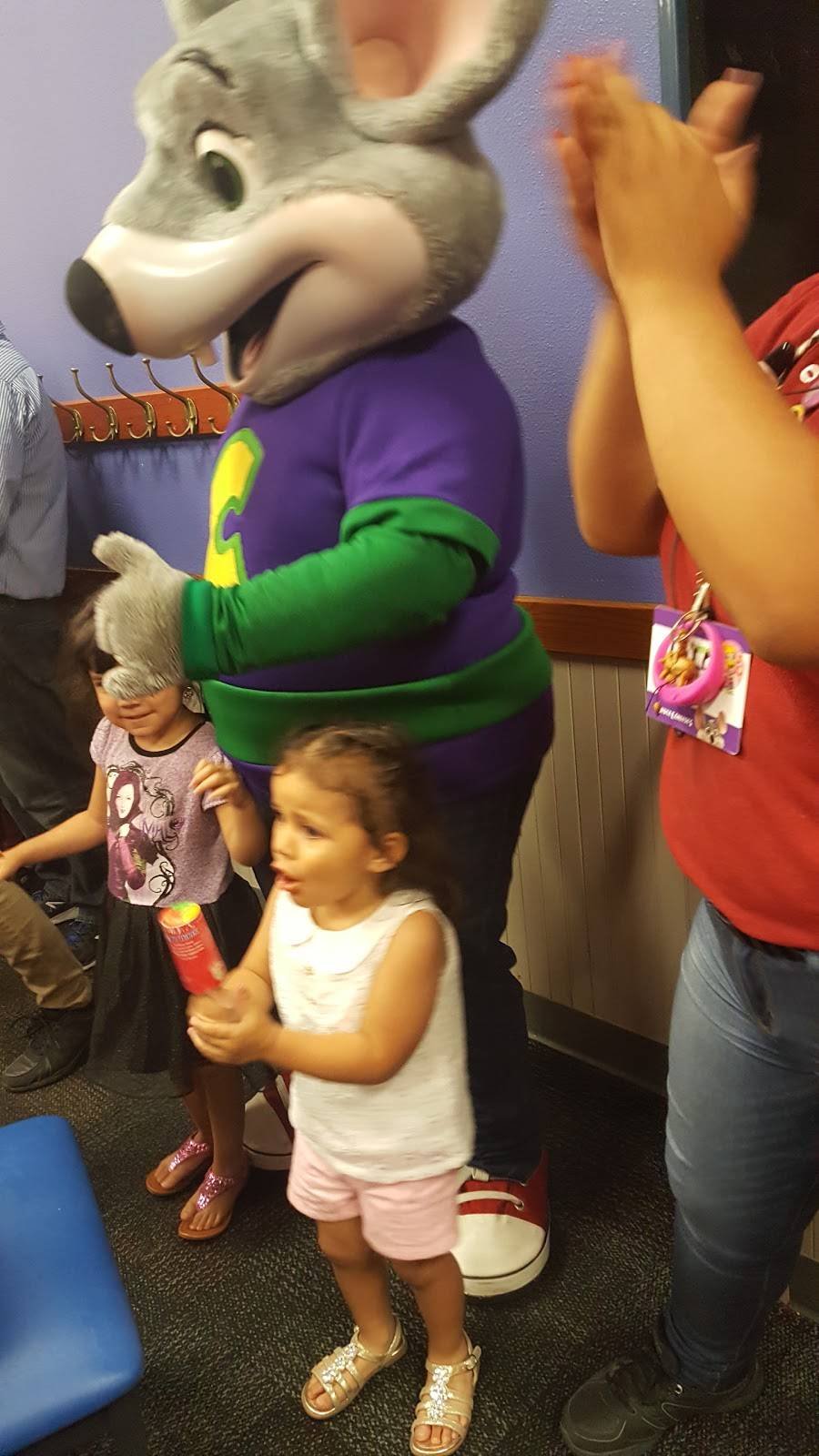 Chuck E. Cheeses | restaurant | 3037 Sisk Rd, Modesto, CA 95350, USA | 2095240712 OR +1 209-524-0712