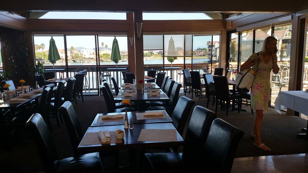 Lighthouse Bar & Grill | restaurant | 475 E Strawberry Dr, Mill Valley, CA 94941, USA | 4153814400 OR +1 415-381-4400