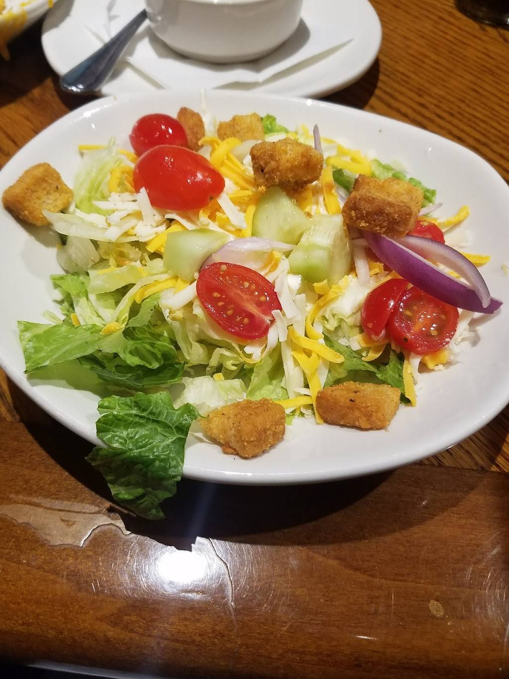 Outback Steakhouse | restaurant | 633 N 48th St, Lincoln, NE 68504, USA | 4024655050 OR +1 402-465-5050