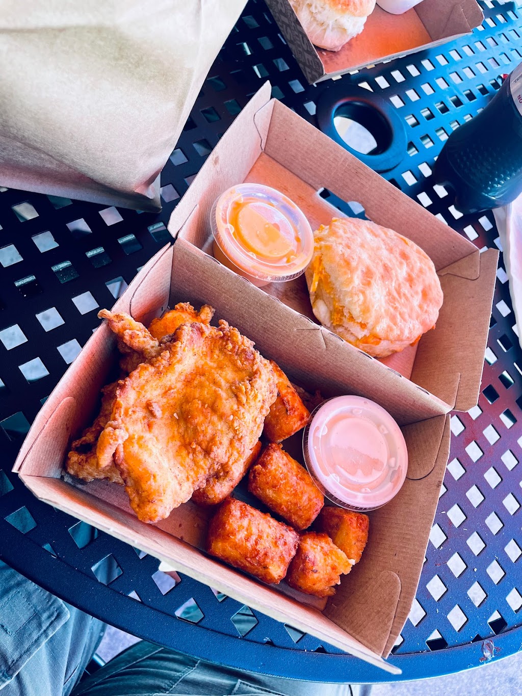 Rise Southern Biscuits Righteous Chicken | restaurant | 1408 N Moorpark Rd, Thousand Oaks, CA 91360, USA | 8052914274 OR +1 805-291-4274