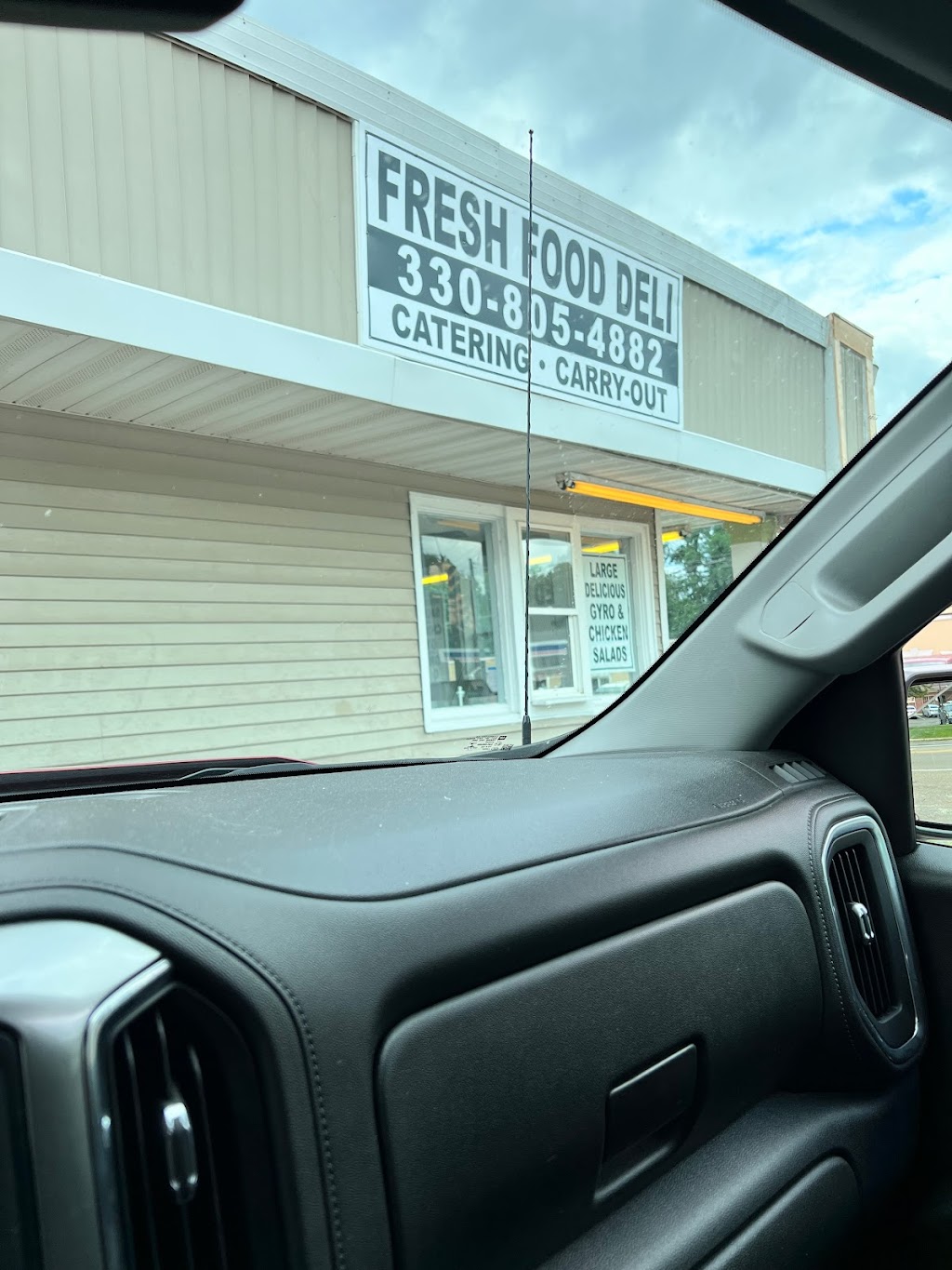 Fresh Food Deli | meal takeaway | 4881 S Main St, Akron, OH 44319, USA | 3308054882 OR +1 330-805-4882