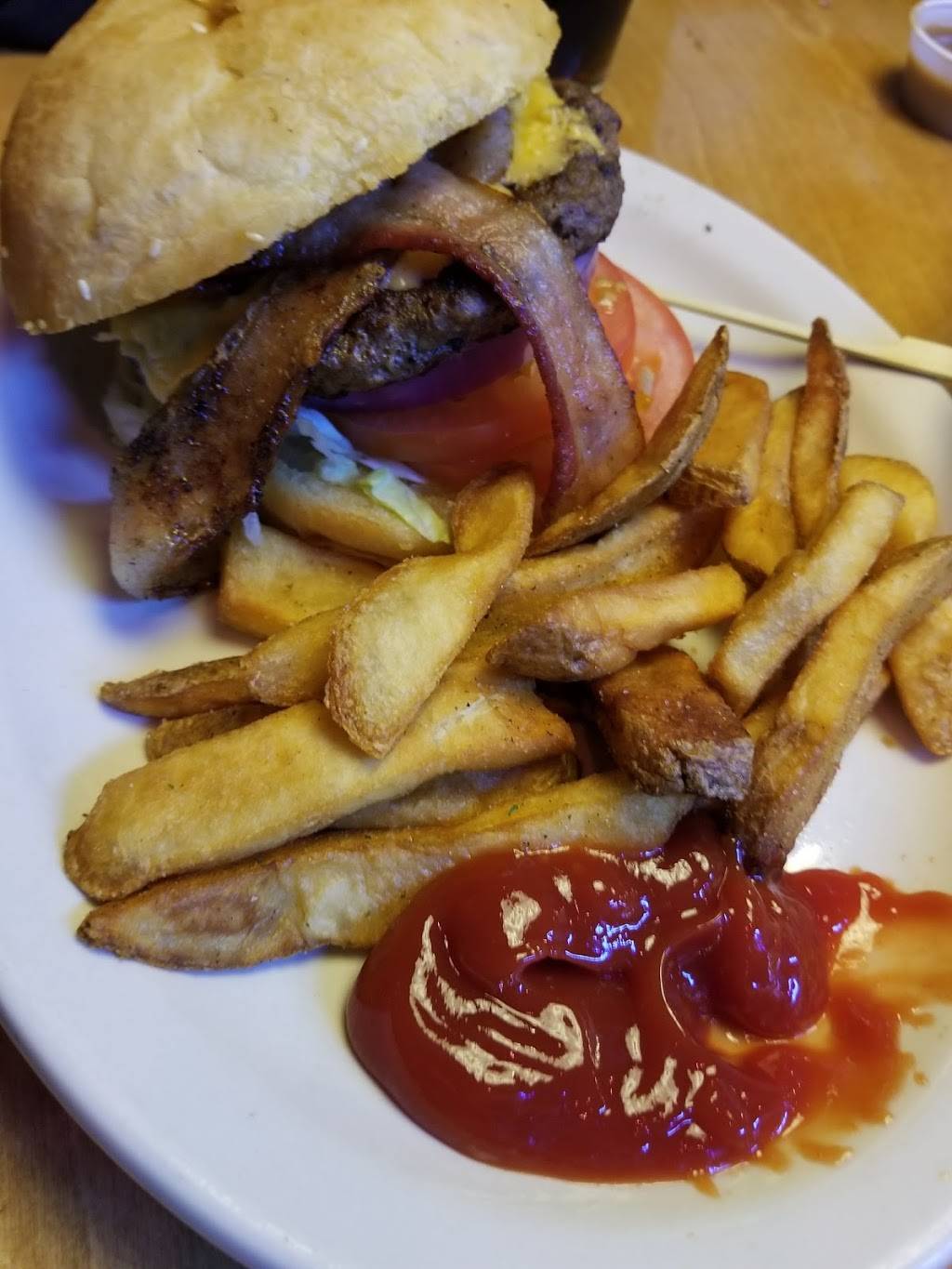 Freddys Frozen Custard & Steakburgers | restaurant | 8071 NW Roanridge Rd, Kansas City, MO 64151, USA | 8165992794 OR +1 816-599-2794