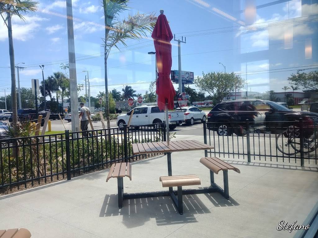 Wendys | restaurant | 2281 W Sample Rd, Pompano Beach, FL 33073, USA | 7542221082 OR +1 754-222-1082