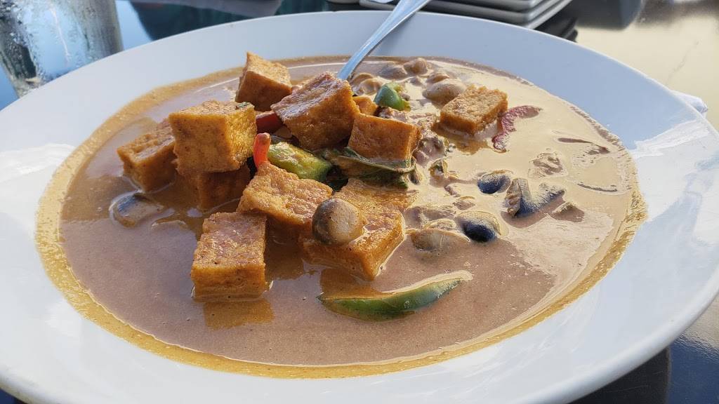 Bonsai Thai & Sushi | restaurant | 15734 SW 56th St, Miami, FL 33185, USA | 3053810667 OR +1 305-381-0667