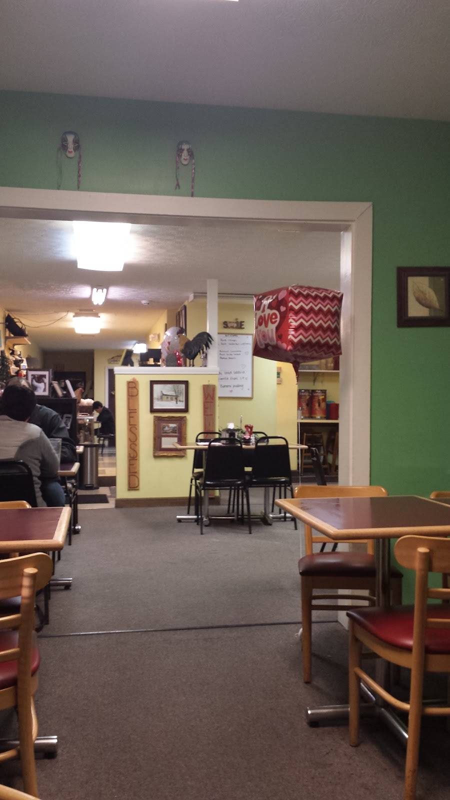 Clouds Country Cooking | restaurant | 1028 N College St #8, Harrodsburg, KY 40330, USA | 8597340086 OR +1 859-734-0086