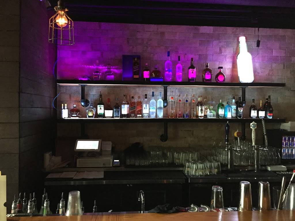 Tig Kitchen and Bar | restaurant | 5240 The Ave, Seattle, WA 98105, USA | 2065224274 OR +1 206-522-4274