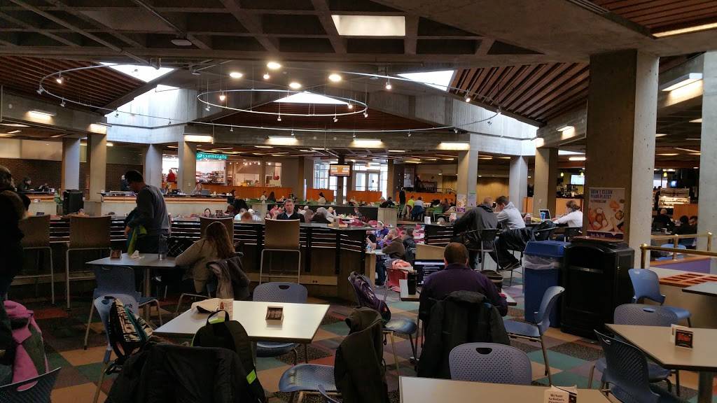 Maucker Union | restaurant | 063 Sabin-Maucker, Cedar Falls, IA 50614, USA | 3192732256 OR +1 319-273-2256