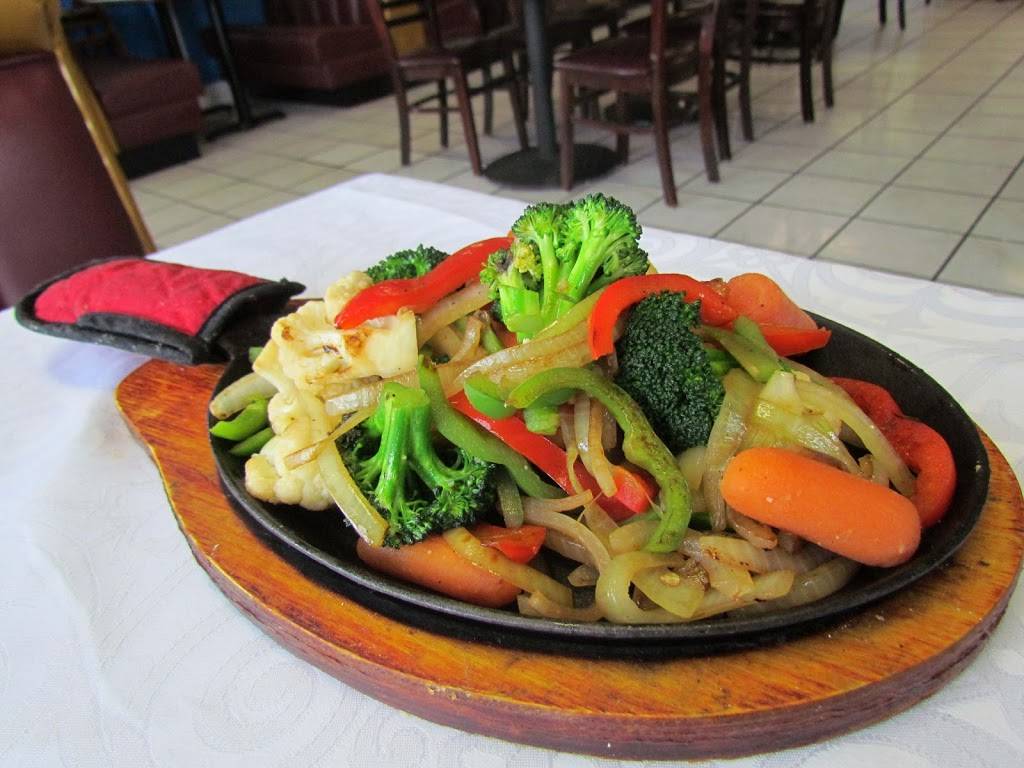 EL GUANAQUITO PUPUSERIA & MEXICAN FOOD | restaurant | A-, 68525 Ramon Rd #104, Cathedral City, CA 92234, USA | 7606563102 OR +1 760-656-3102