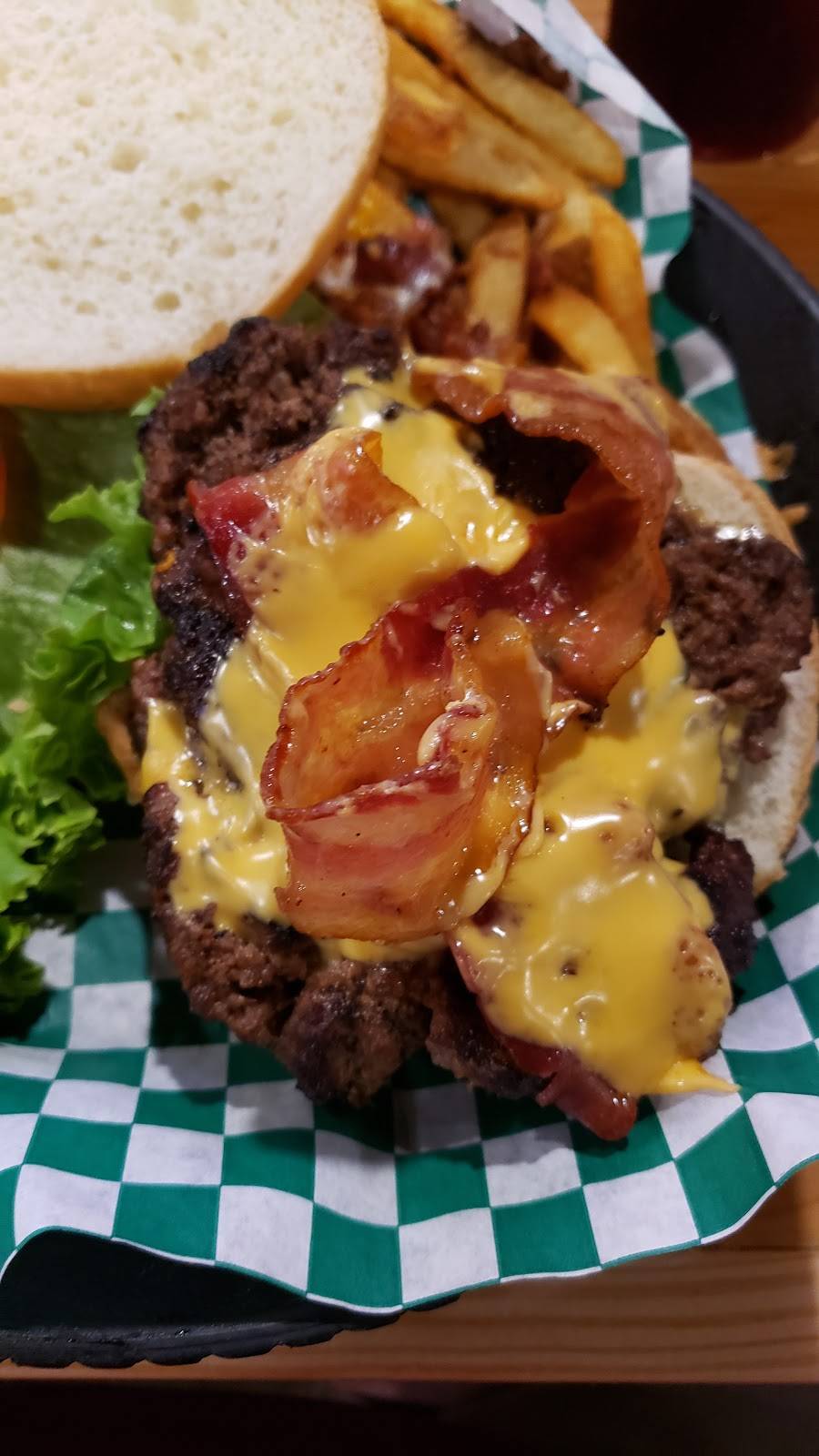 Abbey Road Tavern & Grill | restaurant | 711 N Main St, Fuquay-Varina, NC 27526, USA | 9197627731 OR +1 919-762-7731