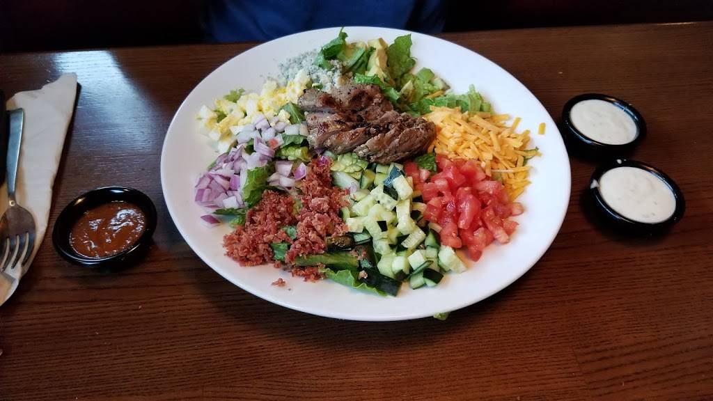 TGI Fridays | restaurant | 6900 N Illinois St, Fairview Heights, IL 62208, USA | 6186248443 OR +1 618-624-8443