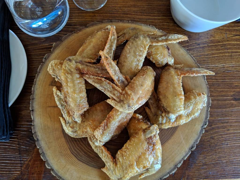 Le Rustique Bar et Restaurant | restaurant | 1993 Chemin du Lac Supérieur, Lac-Supérieur, QC J0T 1P0, Canada | 8197130445 OR +1 819-713-0445