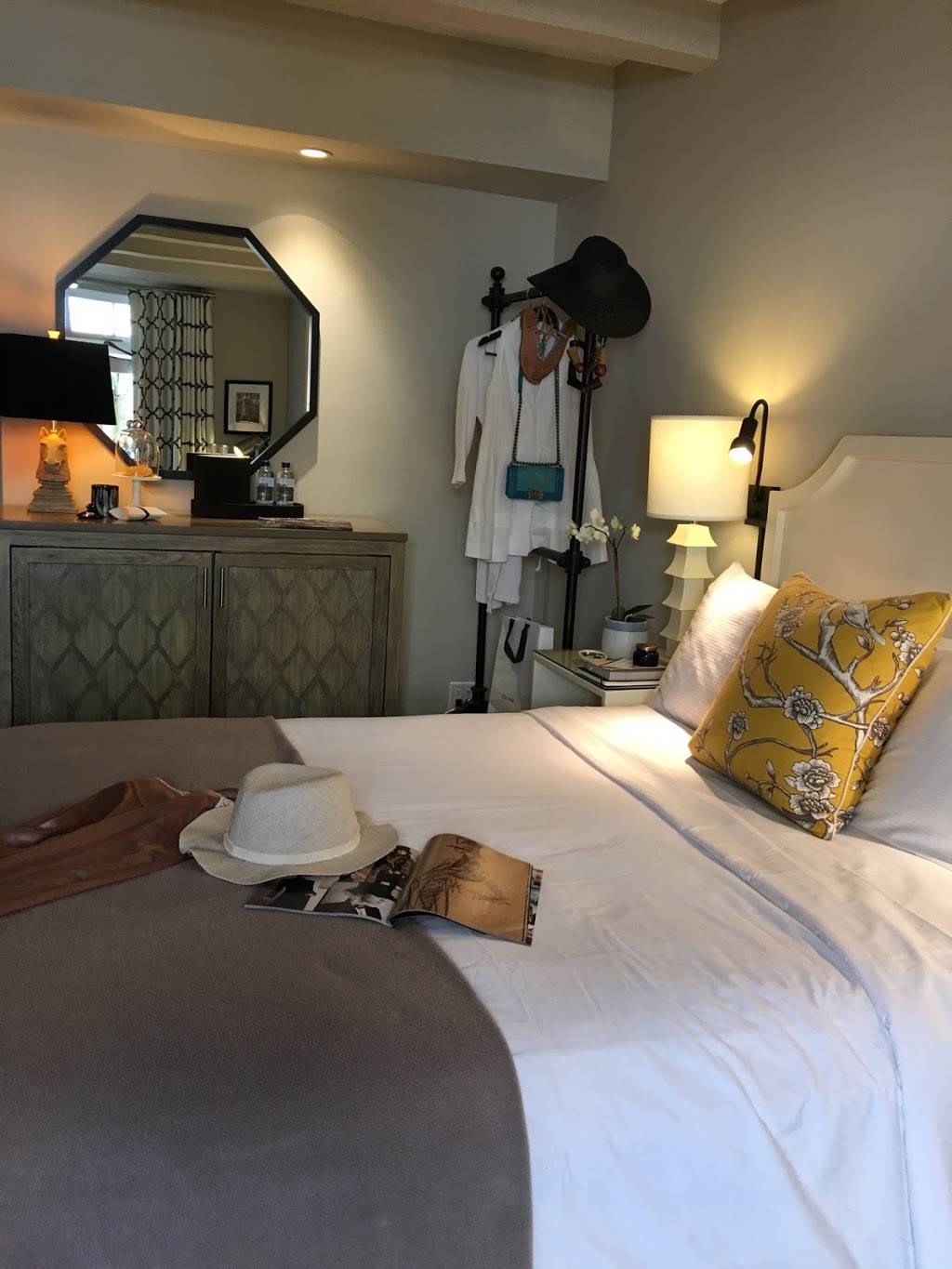 Hollywood Hotel ® | night club | 1160 N Vermont Ave, Los Angeles, CA 90029, USA | 3237460395 OR +1 323-746-0395