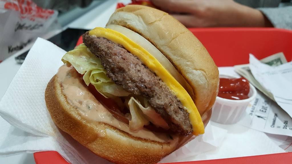 In-N-Out Burger | restaurant | 825 W Chapman Ave, Placentia, CA 92870, USA | 8007861000 OR +1 800-786-1000