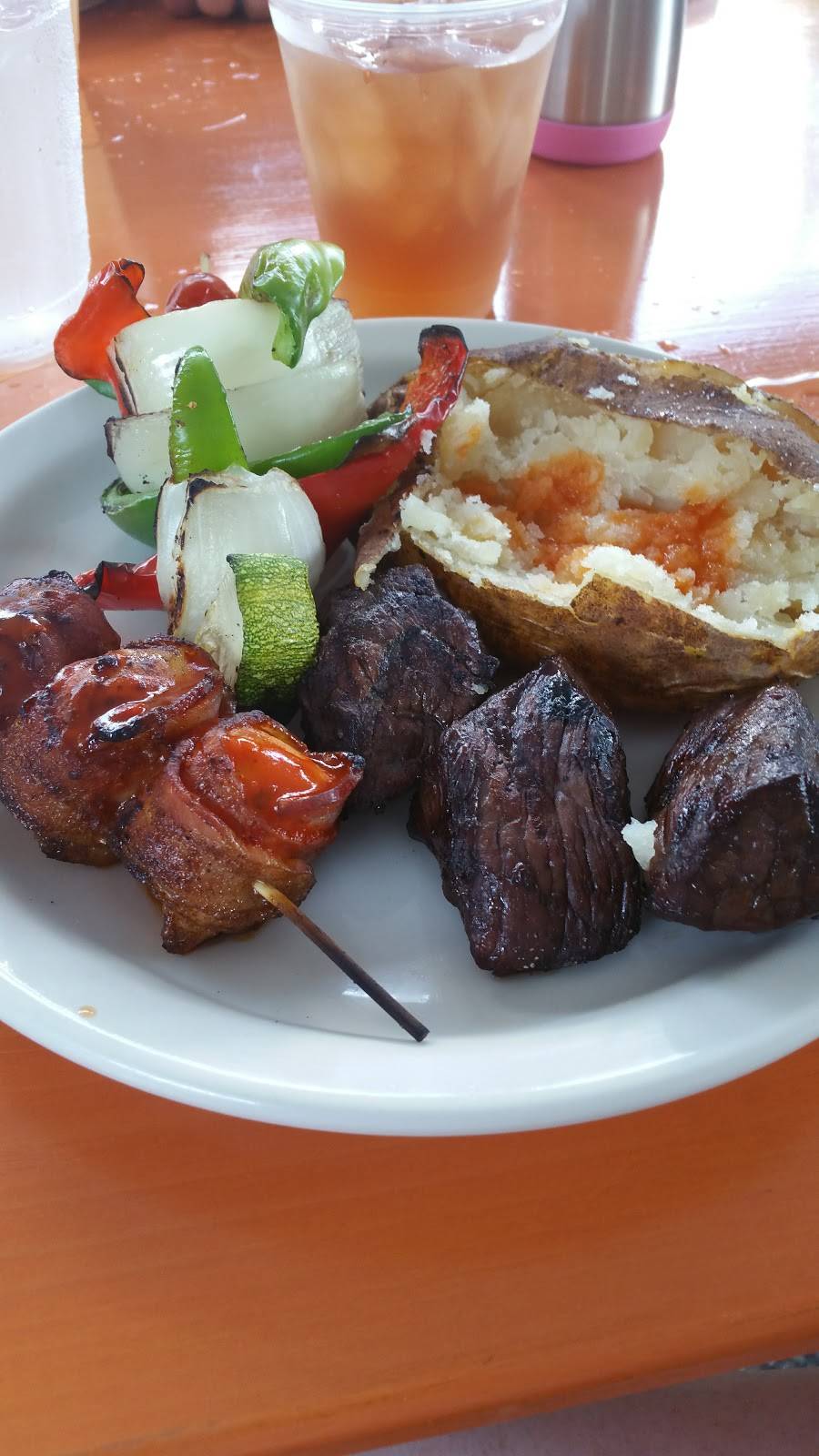 Tiki Bar At Spring Mountain | restaurant | 757 Spring Mt Rd, Schwenksville, PA 19473, USA | 6102873233 OR +1 610-287-3233