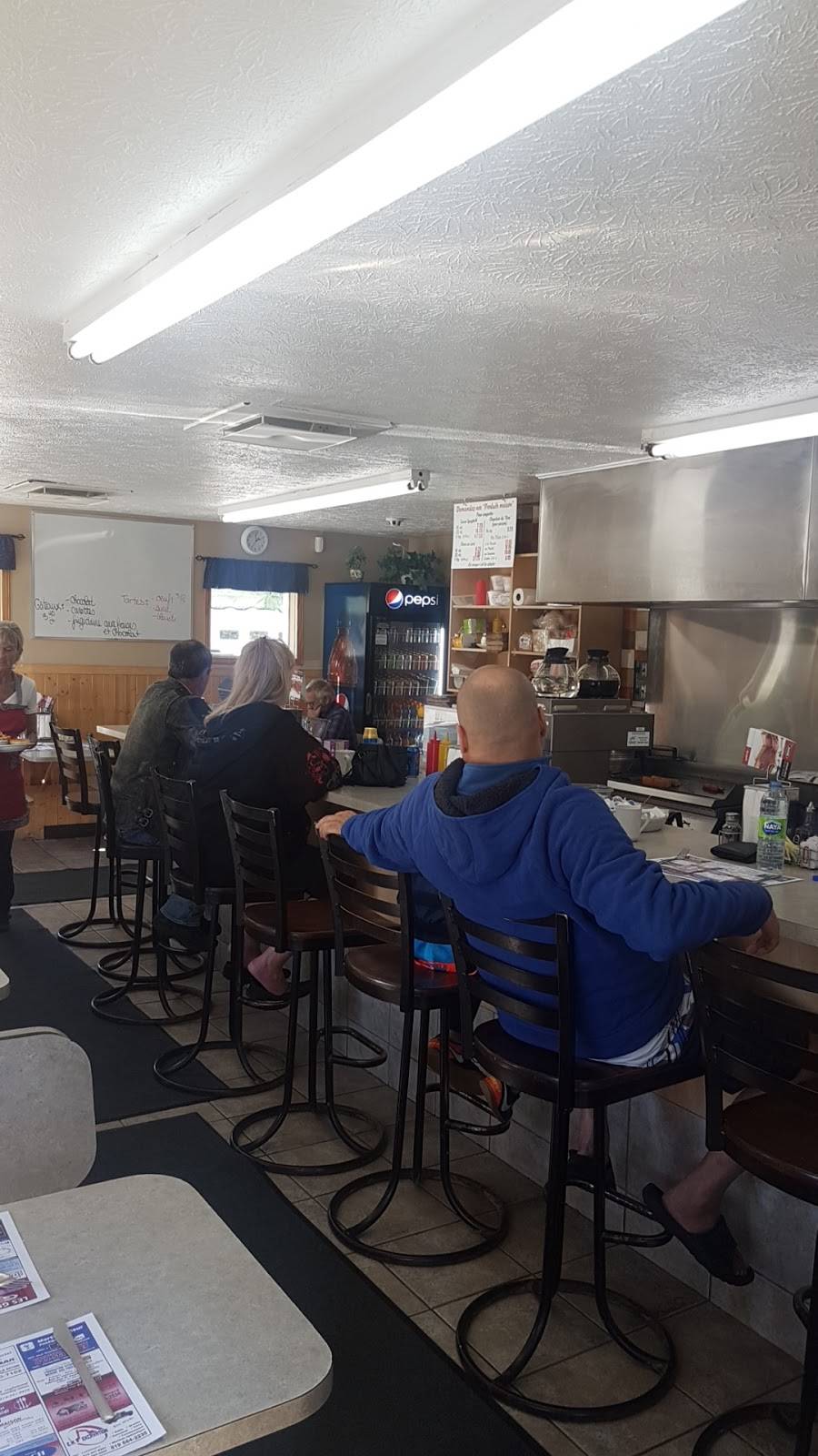 Cafe Richard | restaurant | Boulevard Industriel, Sherbrooke, QC J1R 0P4, Canada | 8195648033 OR +1 819-564-8033