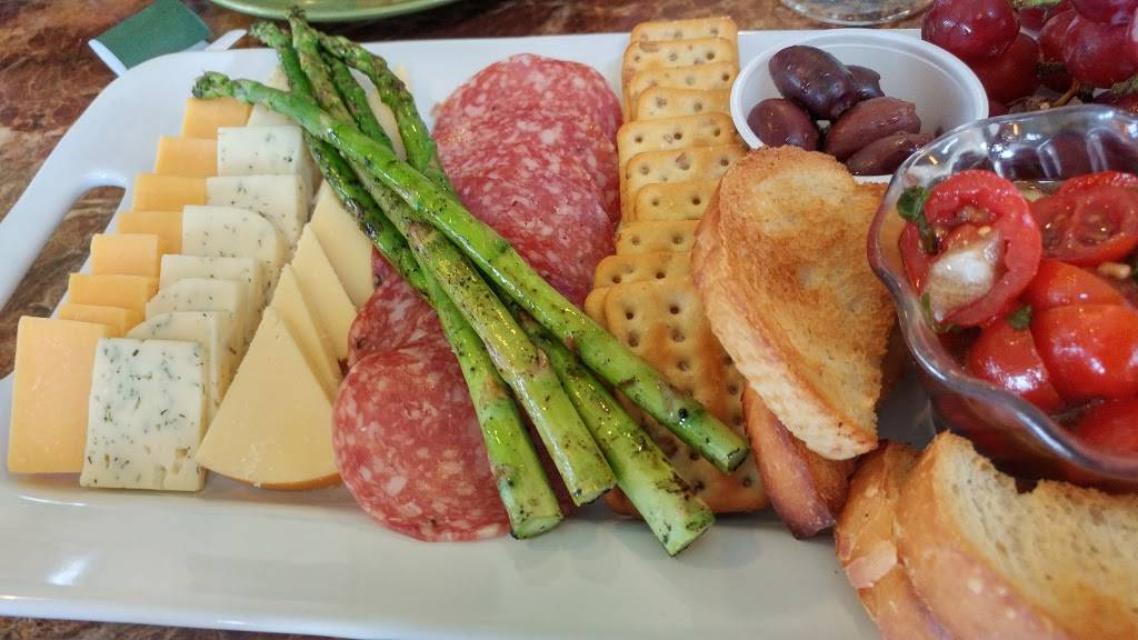 Crump Valley Vineyards | restaurant | 127 Crump Ln, Sulphur Springs, TX 75482, USA | 9034392800 OR +1 903-439-2800