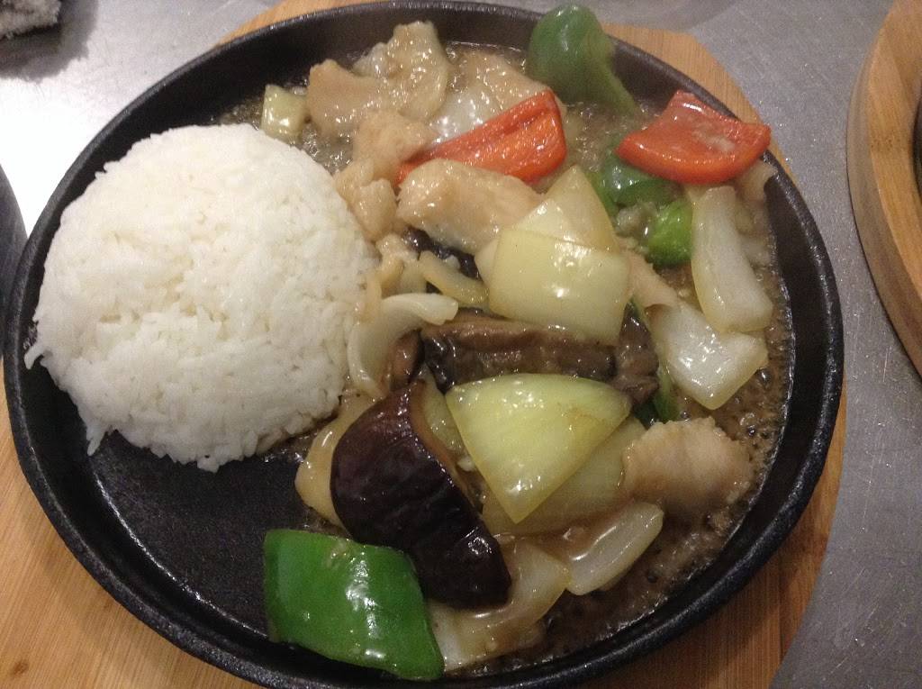 Q-Tea Asian Food & Bubble Tea | cafe | 3211 Sandwich St, Windsor, ON N9C 1A9, Canada | 5192528148 OR +1 519-252-8148