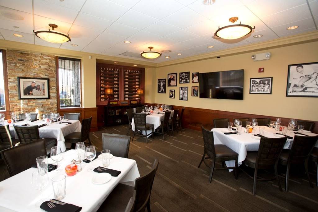 Ditkas Pittsburgh | restaurant | 1 Robinson Plaza, Pittsburgh, PA 15205, USA | 4127221555 OR +1 412-722-1555