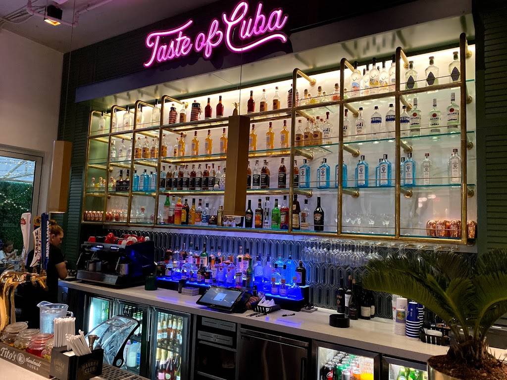 Latin Cafe 2000 - Brickell | restaurant | 1053 Brickell Plaza, Miami, FL 33131, USA | 3056461400 OR +1 305-646-1400