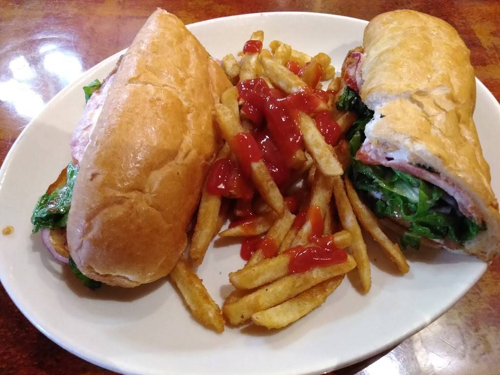 Via Al Paraiso | restaurant | 384 W Main St, Waterbury, CT 06702, USA | 2037562700 OR +1 203-756-2700