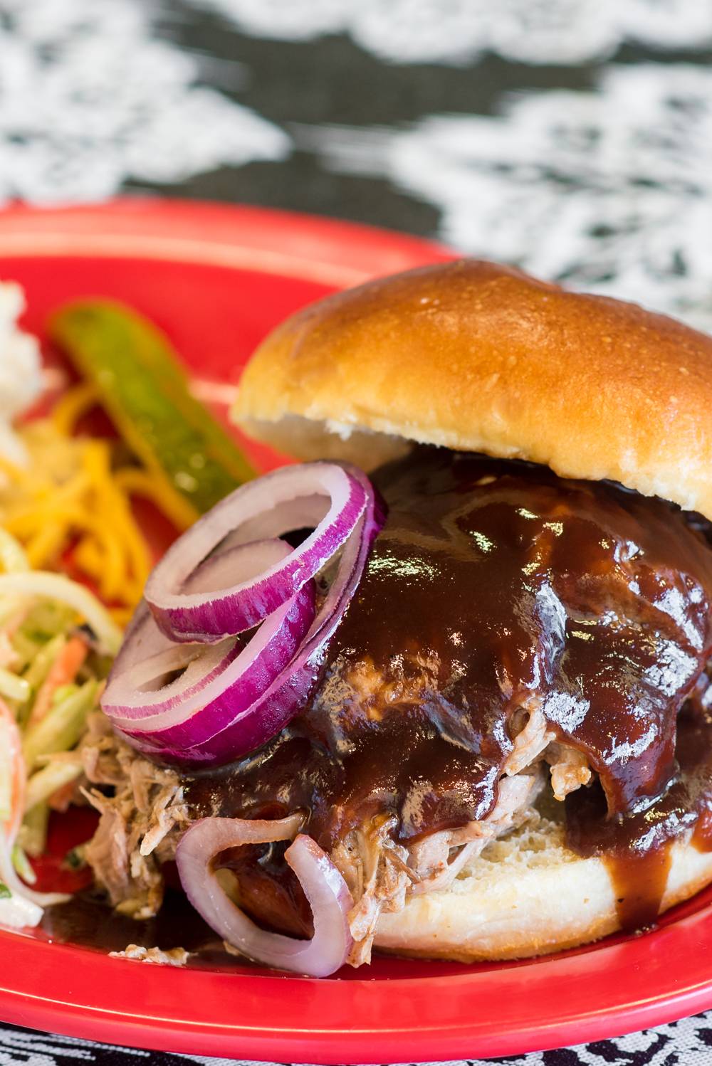 Clara Belles Restaurant | restaurant | 105 N Main St, McLoud, OK 74851, USA | 4059646338 OR +1 405-964-6338