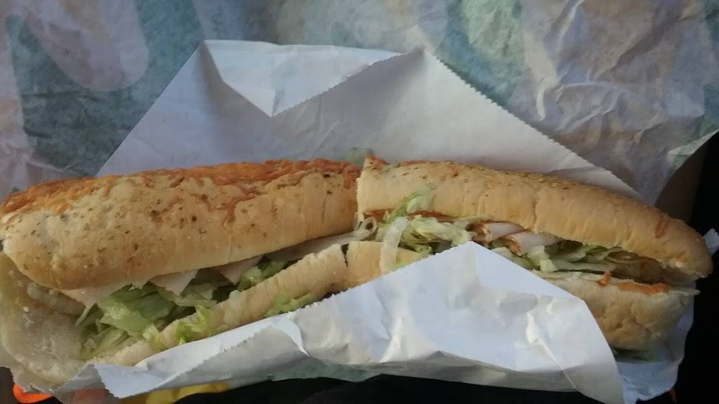 Subway | restaurant | 15452 M-60, Tekonsha, MI 49092, USA | 5177673246 OR +1 517-767-3246