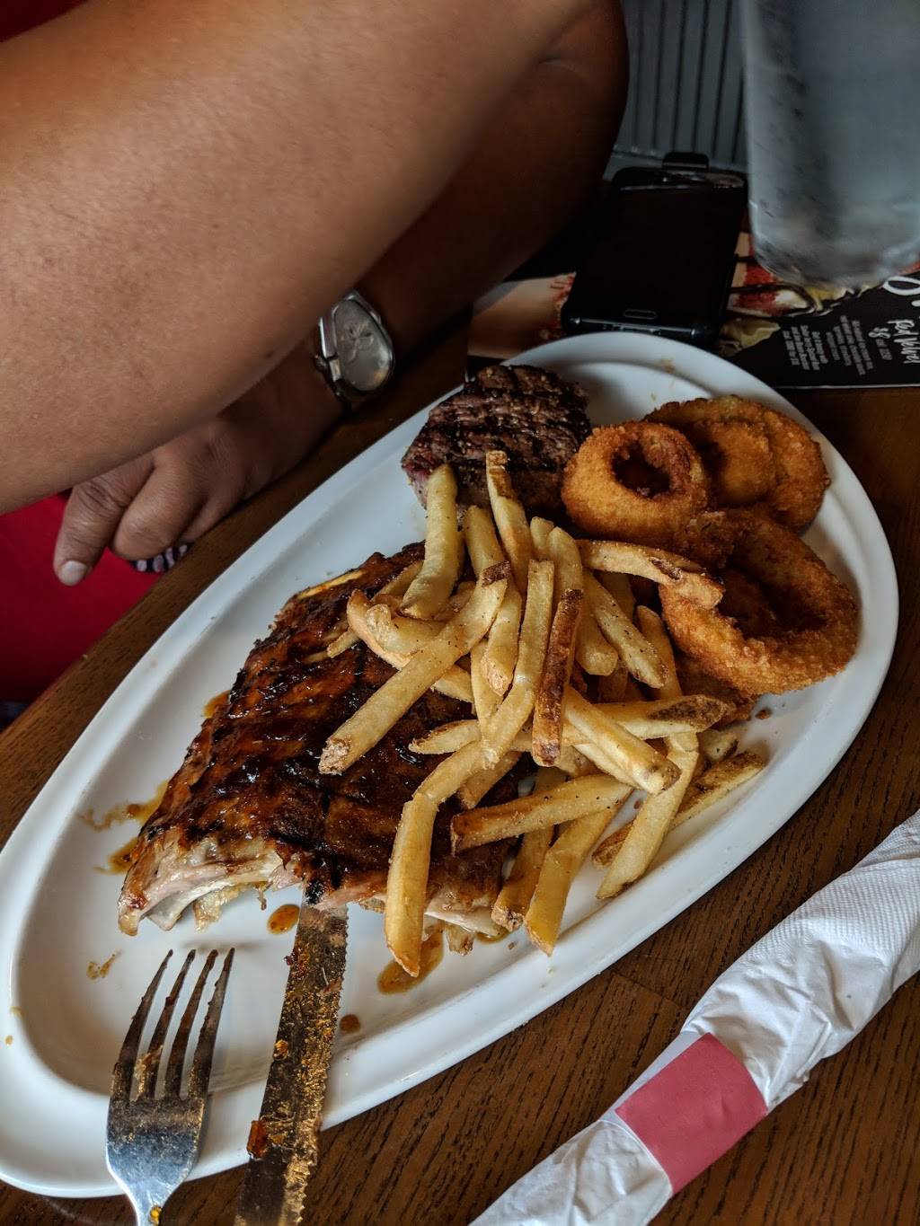 TGI Fridays | restaurant | 716 Sunrise Hwy, Rockville Centre, NY 11570, USA | 5165949074 OR +1 516-594-9074